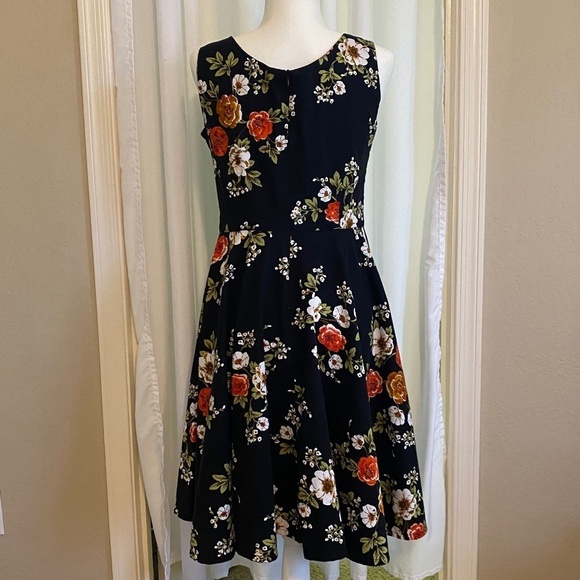 Chicanary-Black and Floral-Vintage Inspired Dress Fit and Flare Size Large - Picture 2 of 9